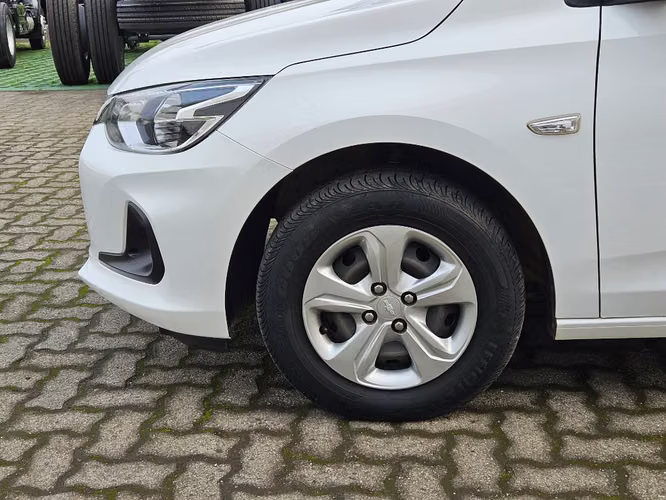 Chevrolet Onix 1.0T LT R 4X2 HB MT 5P 2024 - Imagen 9