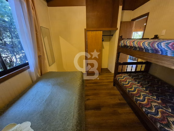 Sitio con cabaña a pasos del Lago Calafquén