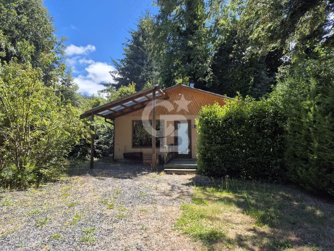Sitio con cabaña a pasos del Lago Calafquén