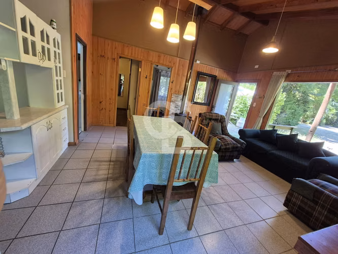 Sitio con cabaña a pasos del Lago Calafquén