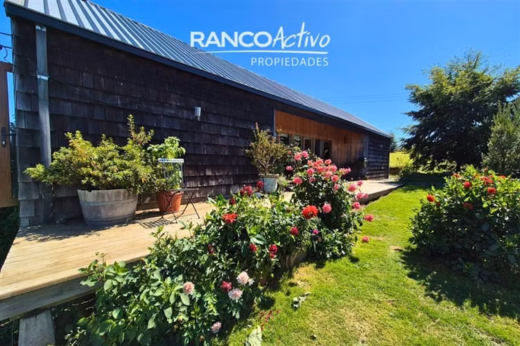 Hermosa casa en venta de 3 dorm. y 3 baños en Puerto Varas