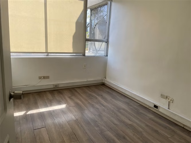 Oficina en arriendo en Providencia - Imagen 11