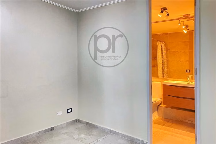 Providencia, depto 2 dorm. Mariposa + estar. A pasos metro
