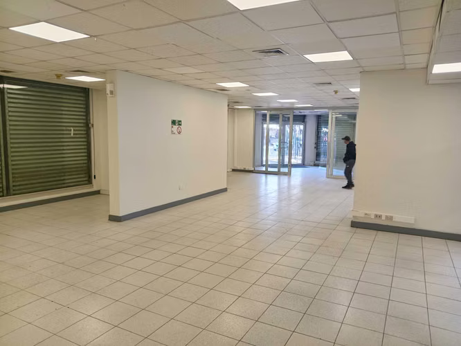 Local Amplio con Excelente Visibilidad (163069)