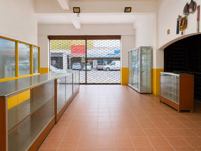 Arriendo de local con Patente Comercial en Primera Línea | Alto Flujo en 10 de Julio