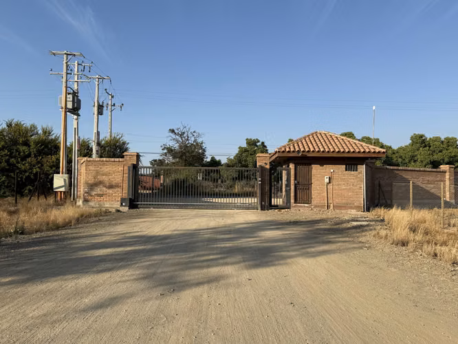Venta de Parcela con linda casa a estrenar