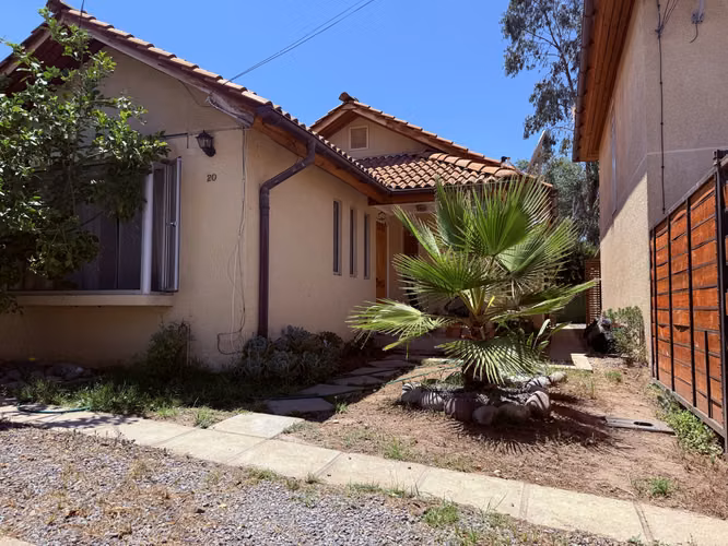 Venta de casa en condominio, potencial para ampliar