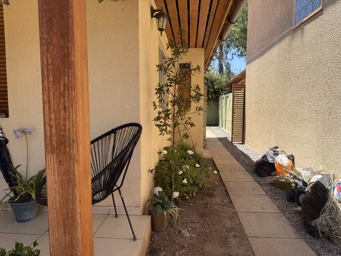 Venta de casa en condominio, potencial para ampliar