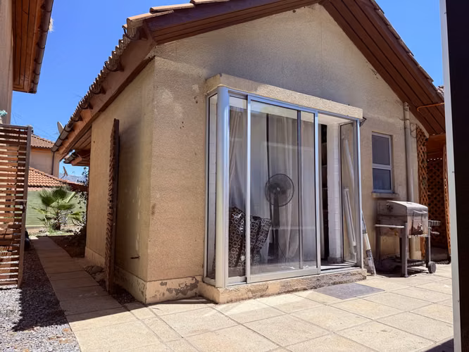 Venta de casa en condominio, potencial para ampliar