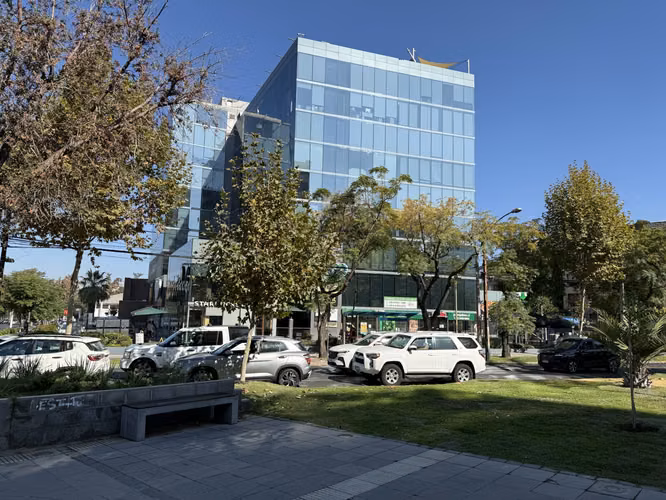 Oficina + Estacionamiento | Servicios varios y locomoción a la Puerta