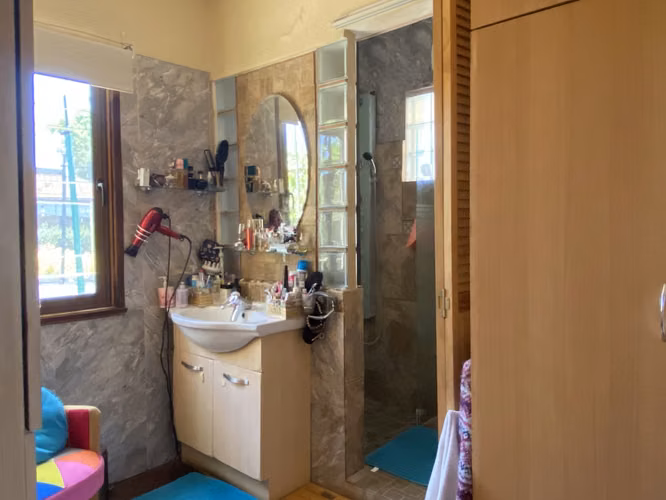 Venta de casa familiar, no pareada, amplio terreno, piscina temperada!!! - Imagen 8