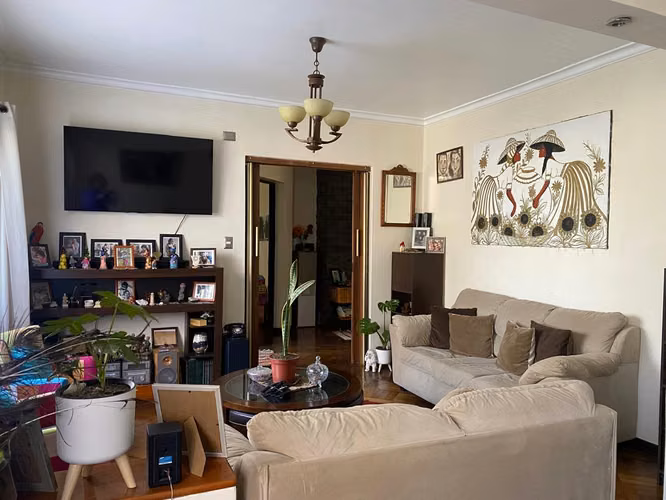 Venta de casa familiar, no pareada, amplio terreno, piscina temperada!!! - Imagen 4