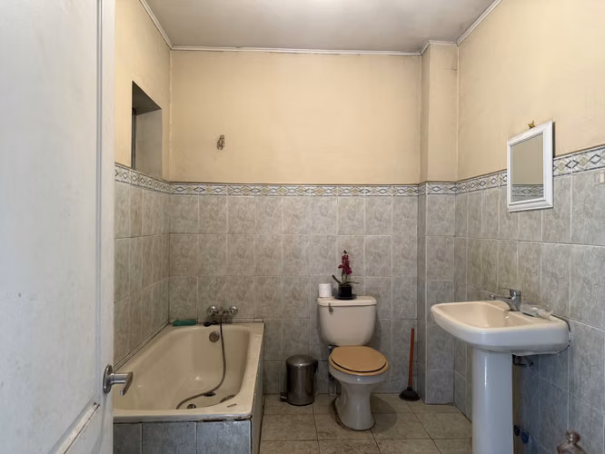 Venta de casa en Jotabeche, 340 mts totales, potencial para negocio.