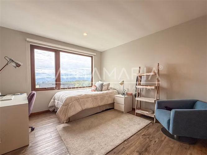 Casa en venta de 5 dorm. en Andalue, San Pedro de la Paz
