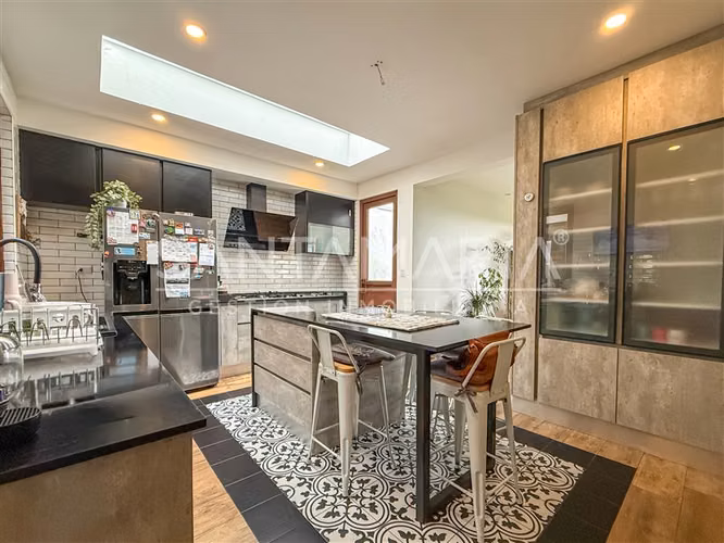 Casa en venta de 5 dorm. en Andalue, San Pedro de la Paz