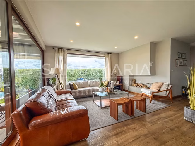 Casa en venta de 5 dorm. en Andalue, San Pedro de la Paz