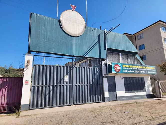 Amplio Local con Excelente Visibilidad (163096)