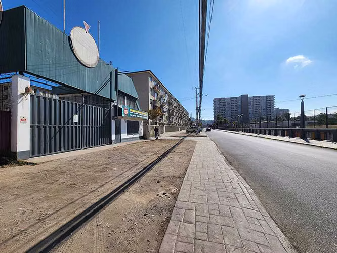 Amplio Local con Excelente Visibilidad (163096)