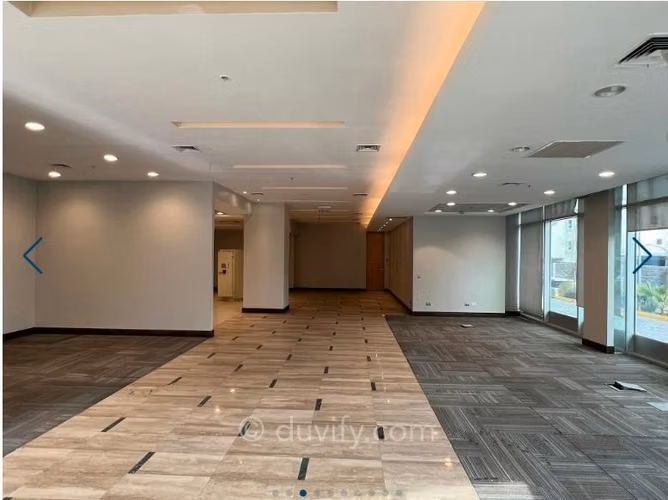 Arriendo Local Comercial en Parque San Damián en Las Condes