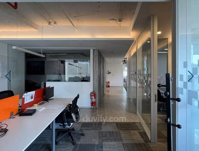 Arriendo OFICINA en Edificio Puente Suecia en Providencia