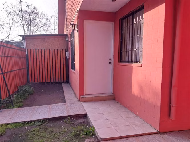 Casa en arriendo de 2 D y 1B, cercana al centro de Lampa - Imagen 2