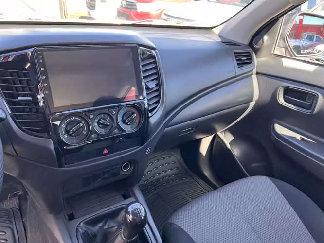 MITSUBISHI L200 2020 4X4 DIESEL MT - Imagen 7