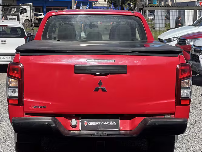MITSUBISHI L200 2020 4X4 DIESEL MT - Imagen 4