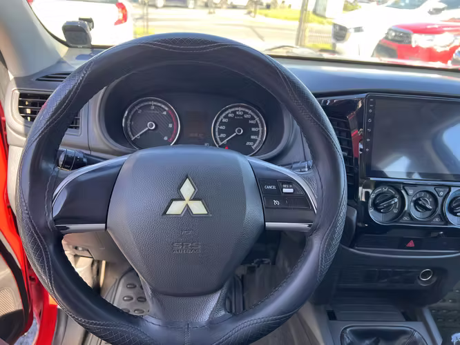 MITSUBISHI L200 2020 4X4 DIESEL MT - Imagen 9