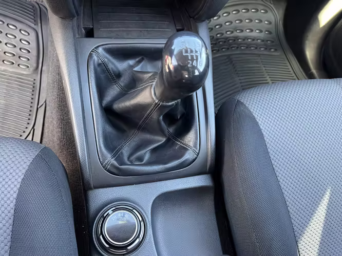MITSUBISHI L200 2020 4X4 DIESEL MT - Imagen 8