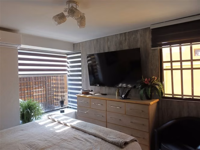 Venta de casa de 4 dormitorios en Peñalolén - Imagen 5