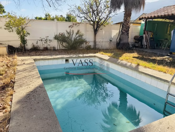 VASS Vende casa 3D3B2E piscina cerca plaza de los caballos