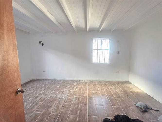 Casa en venta de 2 dormitorios 1 baño en Coronel