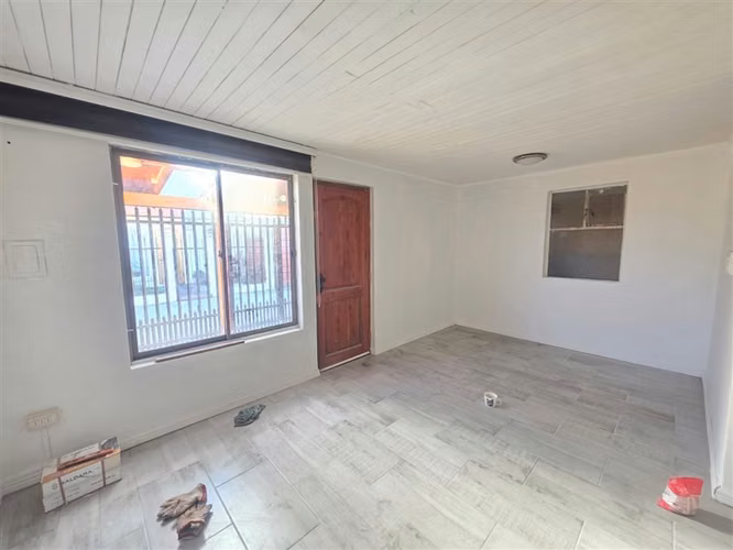 Casa en venta de 2 dormitorios 1 baño en Coronel