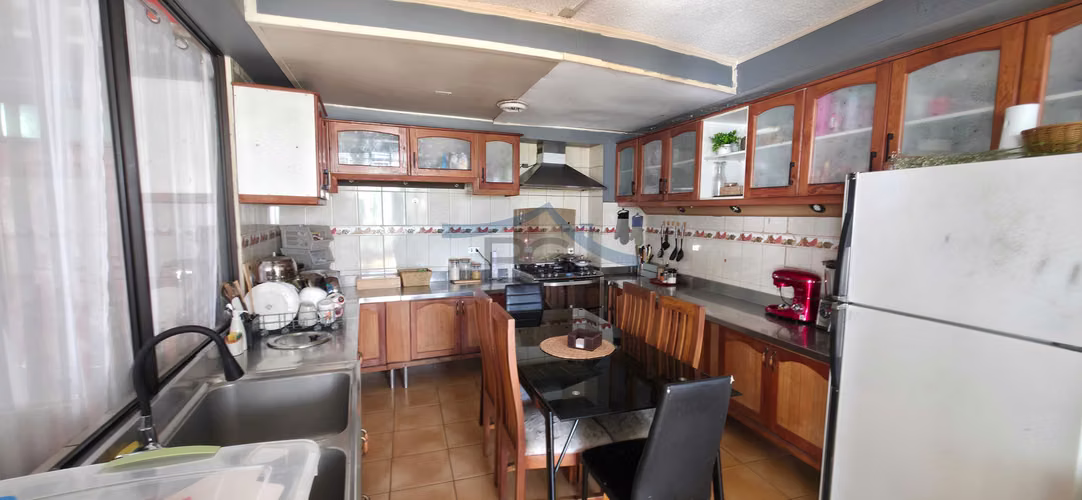 Se arrienda gran local comercial. 454 m². (163267)