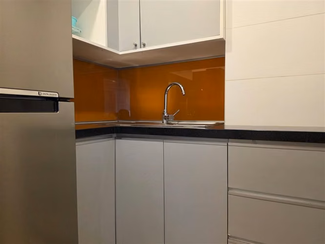 Oficina Amoblada de Alta Categoría en Edificio Quantum