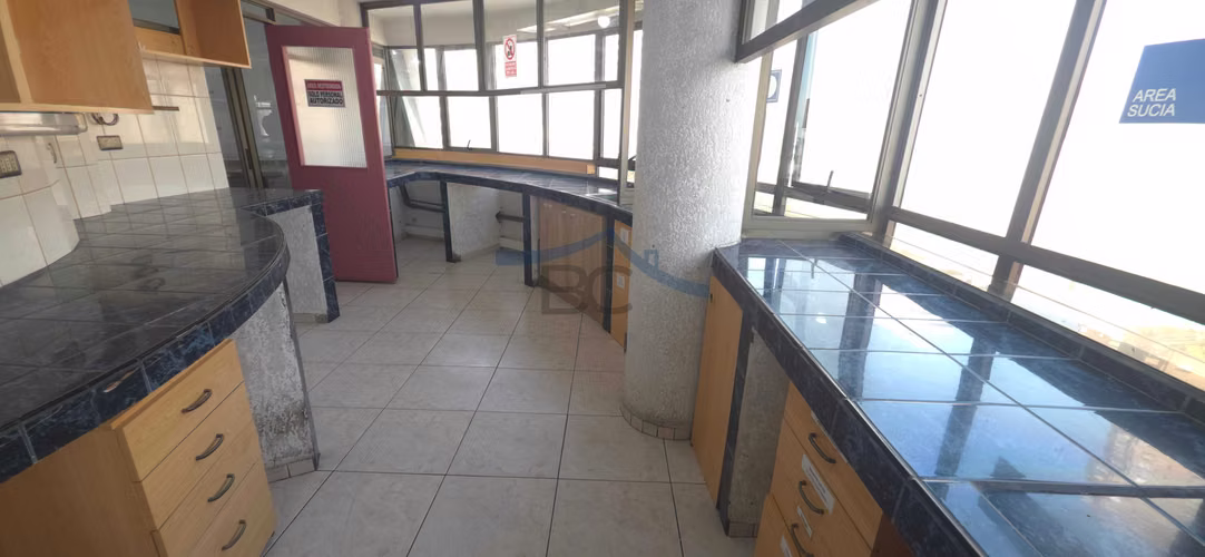 Espaciosa oficina de uso general. 121 m². (163318)