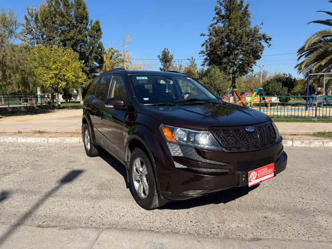 Mahindra XUV 500 2013
