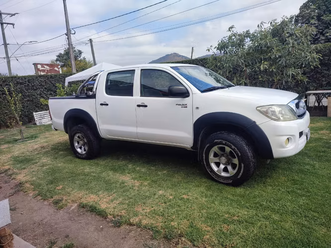 Vendo Toyota Hilux 2011 4x2