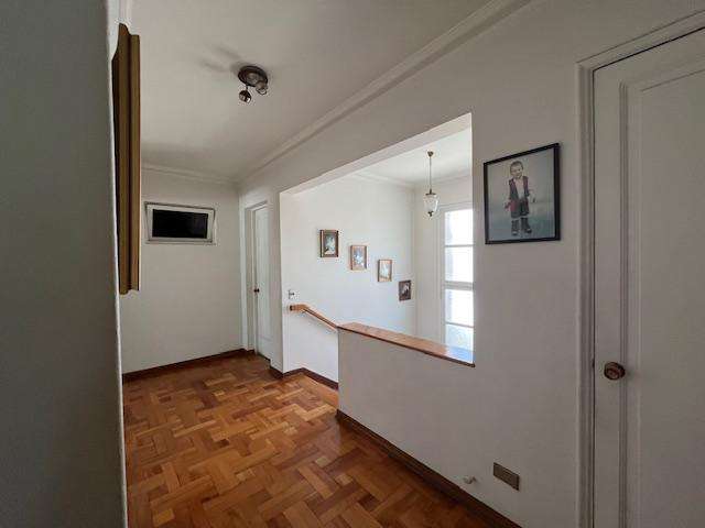 VENTA CASA 5D 2B SERVICIOS 2 PISOS  283/457 METRO ÑUÑOA - Imagen 5