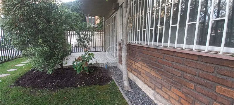 Lyon-Amundsen Clásico de 105 m2, jardín, estacionamiento,