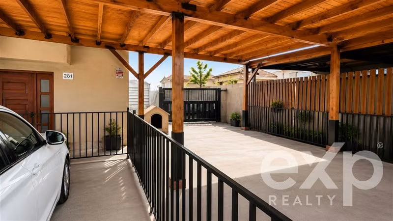 Casa Remodelada con Piscina en Laguna del Sol