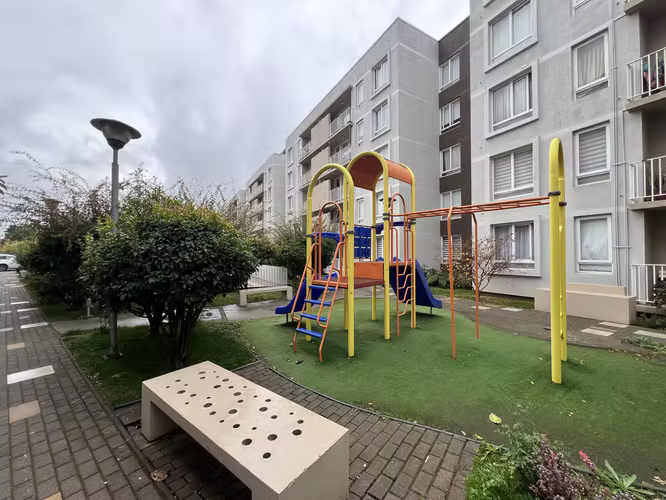 Arriendo departamento, frente a Nuevo hospital de Chillan, 3 dormitorios, 2 baños, 1 estacionamiento.