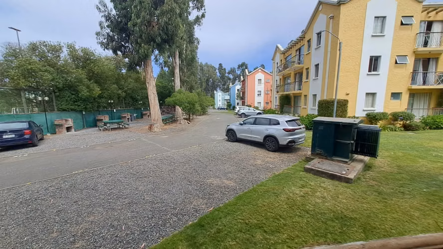 Año corrido lindo depto condominio en Altos de Mirasol.