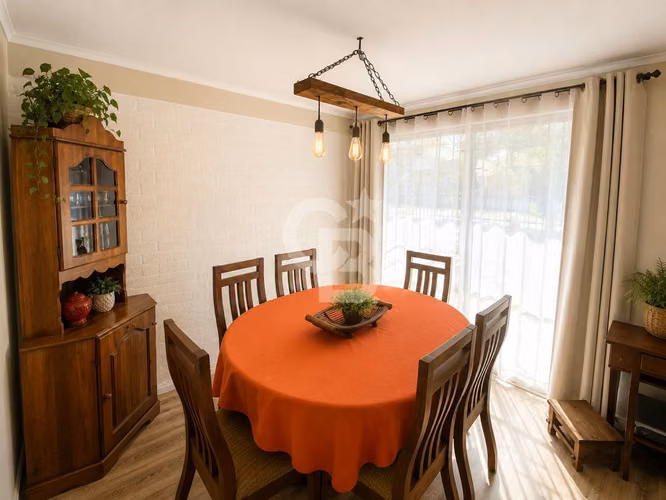 Oportunidad en Las Condes! Casa con Gran Terreno