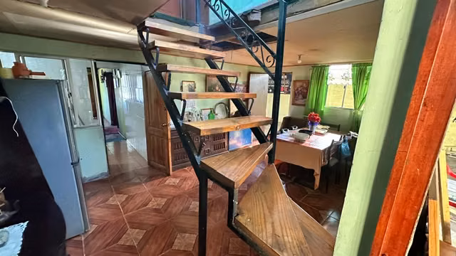 VENDE AMPLIA CASA, CURICO