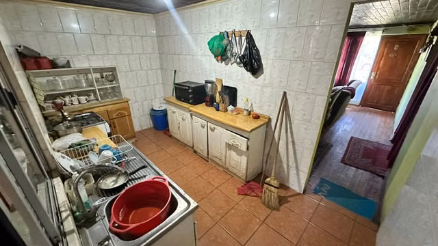 VENDE AMPLIA CASA, CURICO