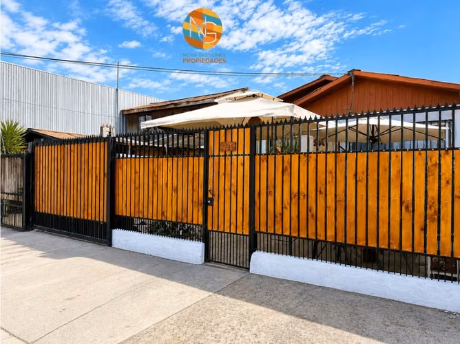 Oportunidad Peñalolén: Casa + Depto Interior | 3 E - Imagen 1
