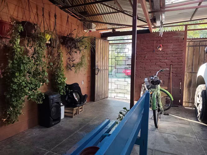 Amplia Casa Familiar en Lo Prado con Espacios para Crecer y Emprender