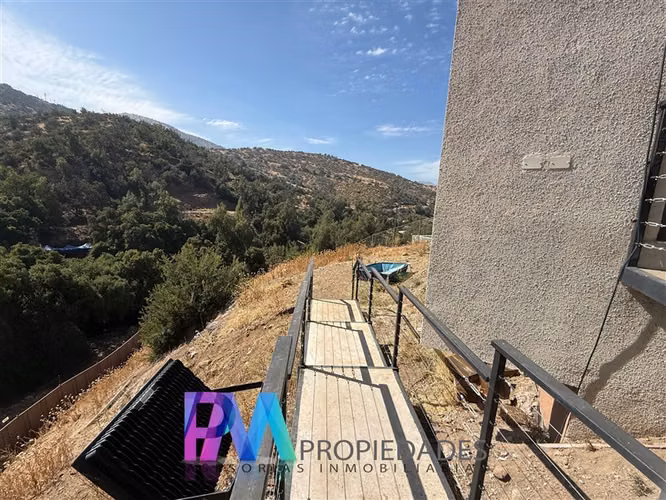 Casa en venta de 4 dorm. en Lo Barnechea