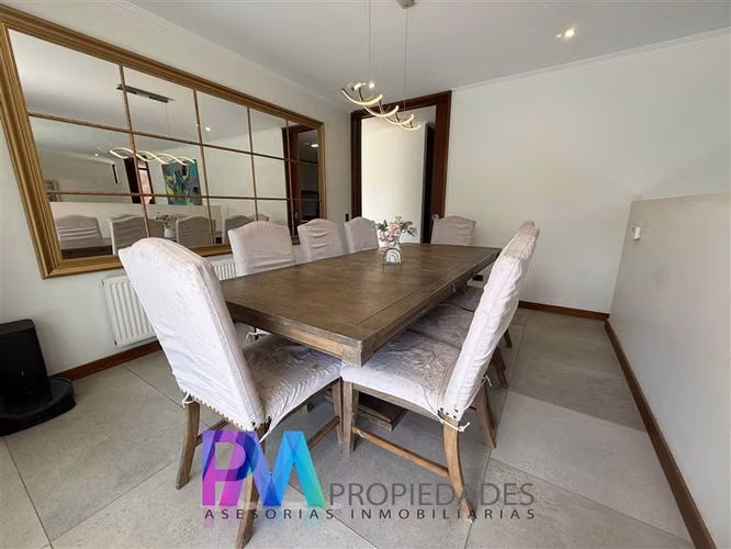 Casa en venta de 4 dorm. en Lo Barnechea